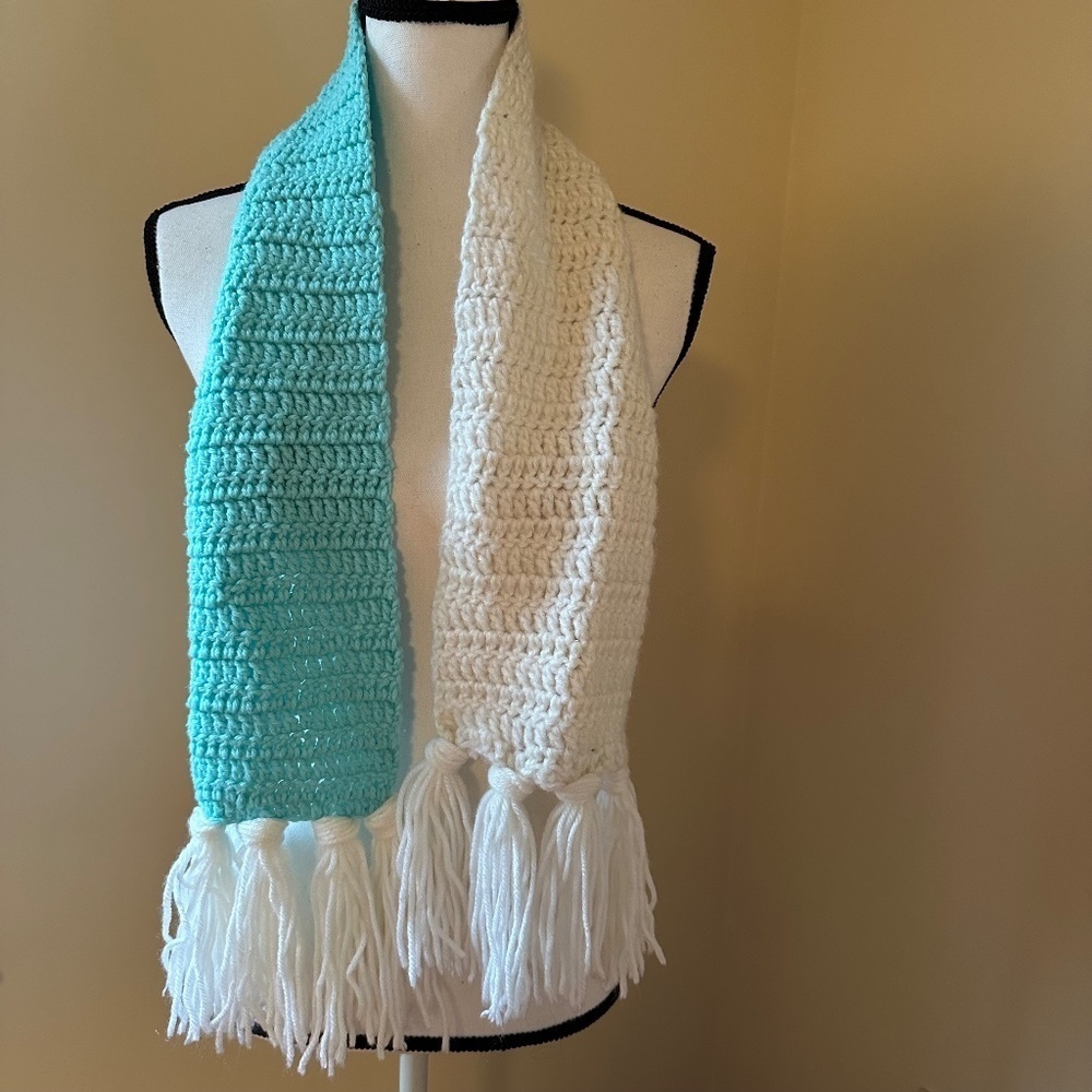 *BELINDA* Teal x White Knitted Two-Tone Fashion Tassel Scarf